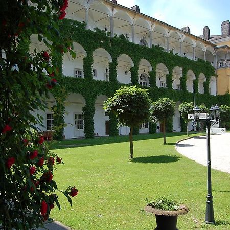 Gaestehaus Schloss Aschach Ашах-ан-дер-Донау Экстерьер фото