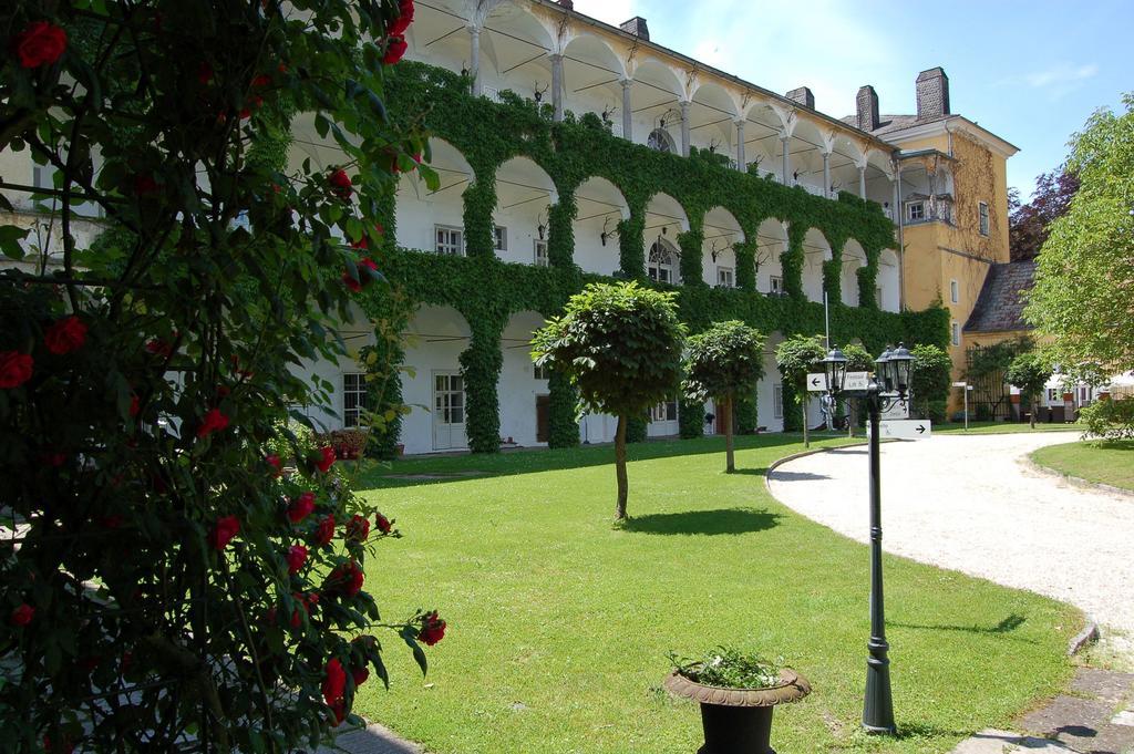 Gaestehaus Schloss Aschach Ашах-ан-дер-Донау Экстерьер фото